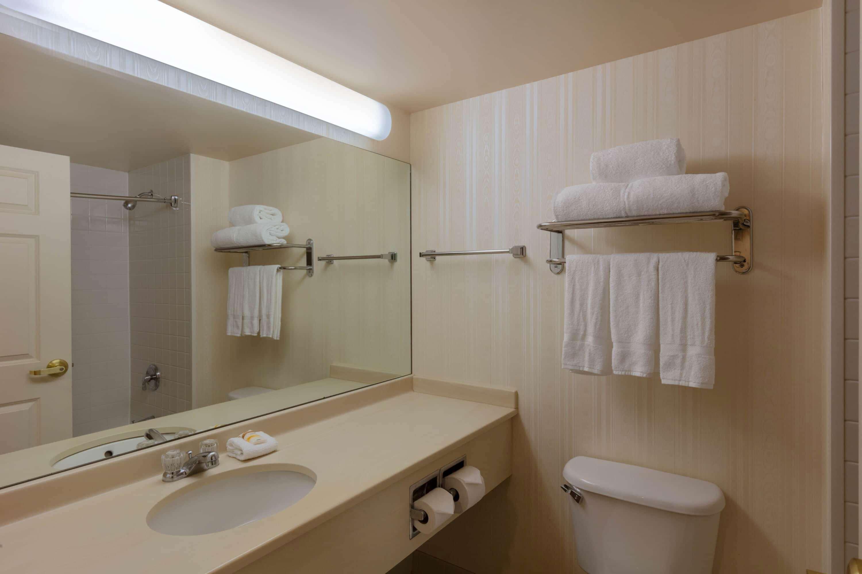 La Quinta By Wyndham Garden City Exterior photo