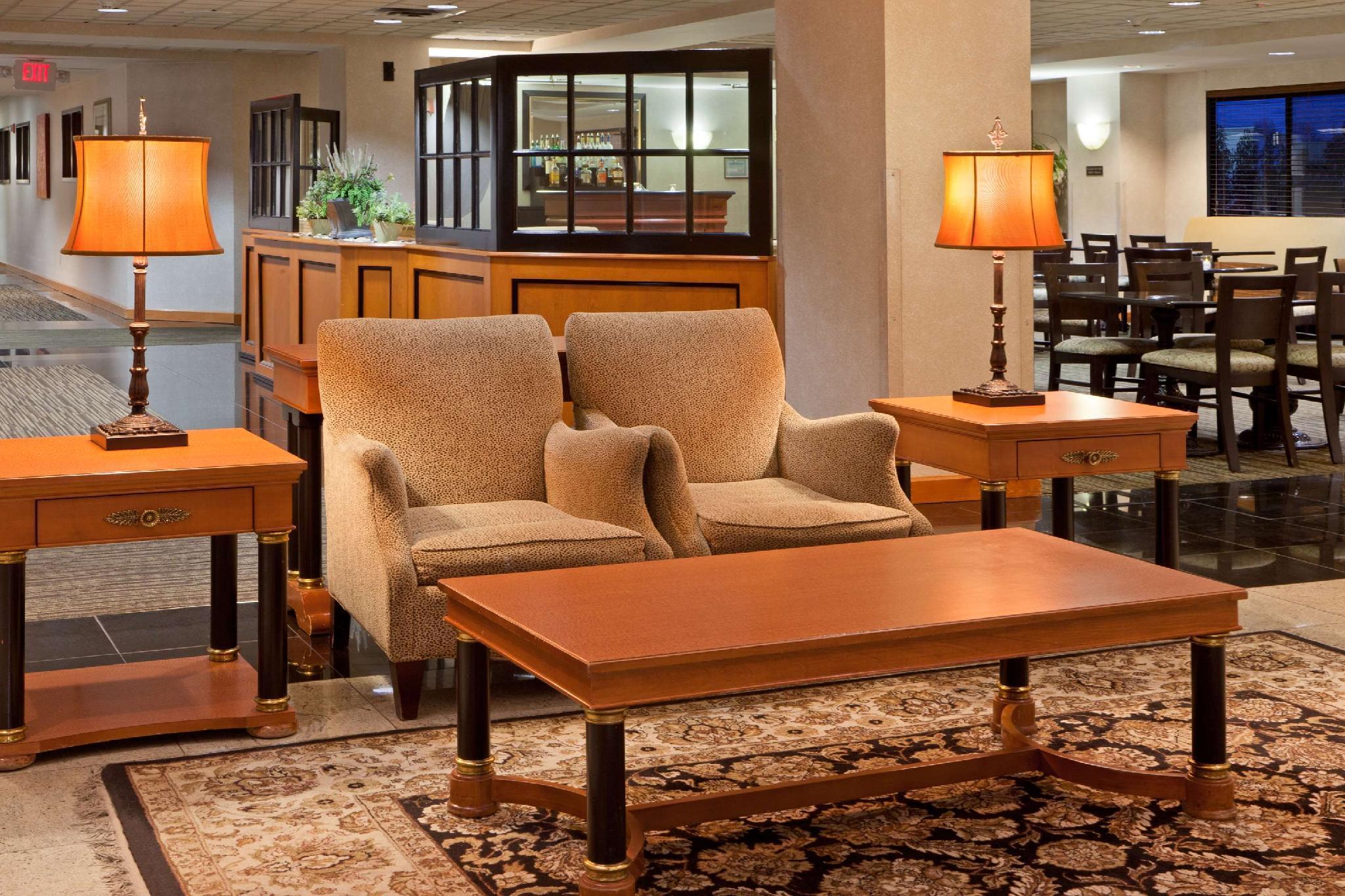 La Quinta By Wyndham Garden City Exterior photo