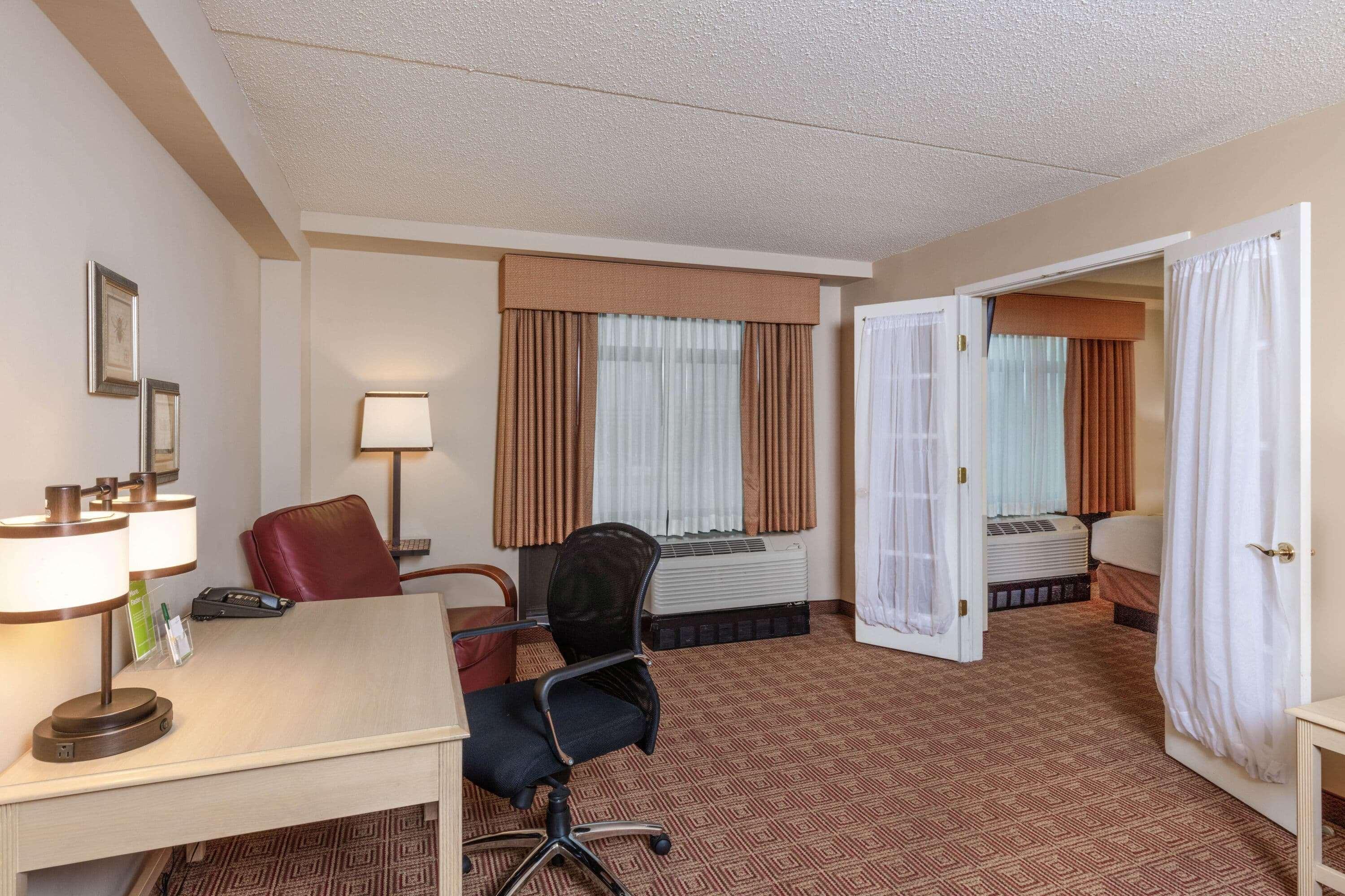 La Quinta By Wyndham Garden City Exterior photo